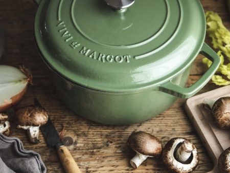 Cast Iron Dutch Oven Fashion